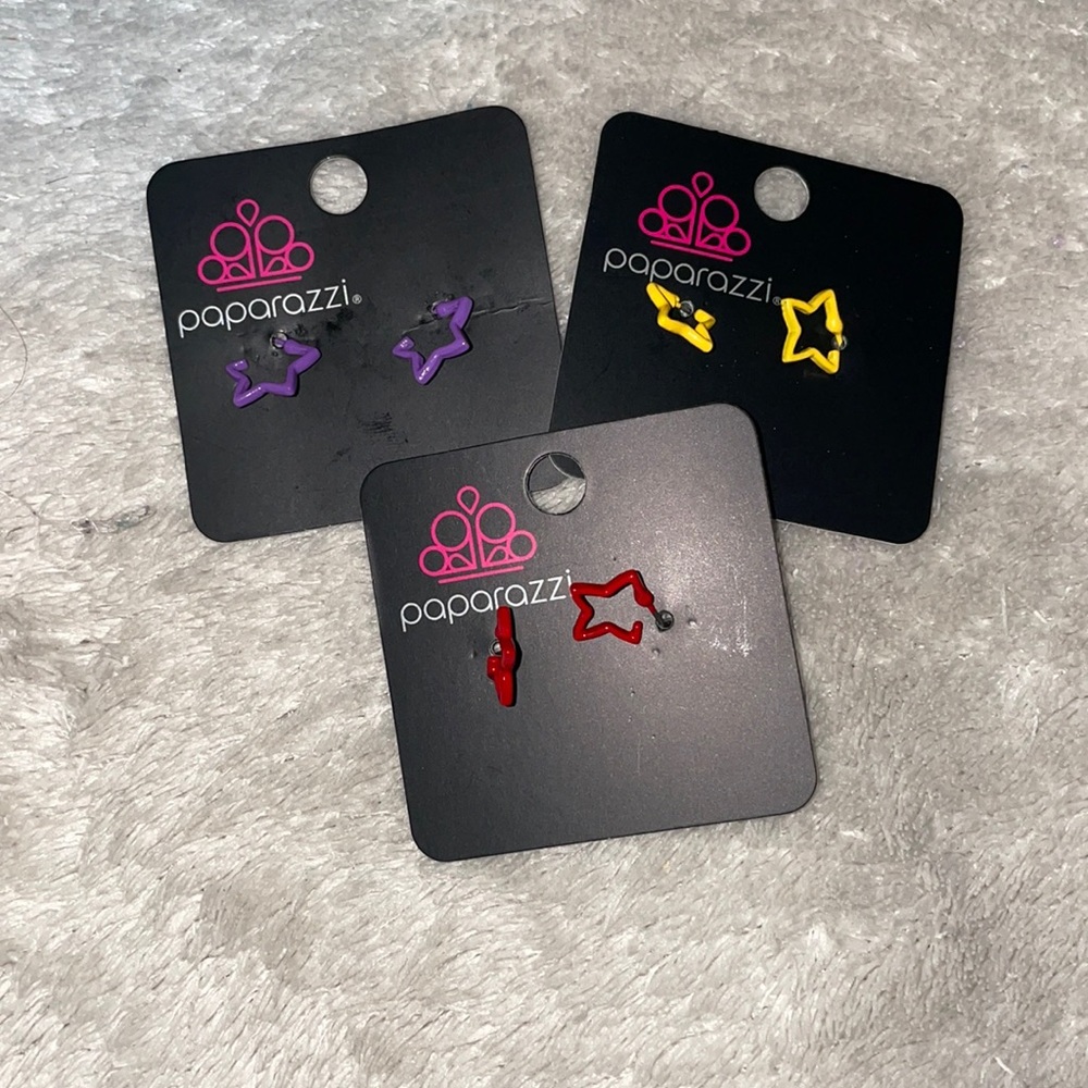 New Paparazzi Star earrings.